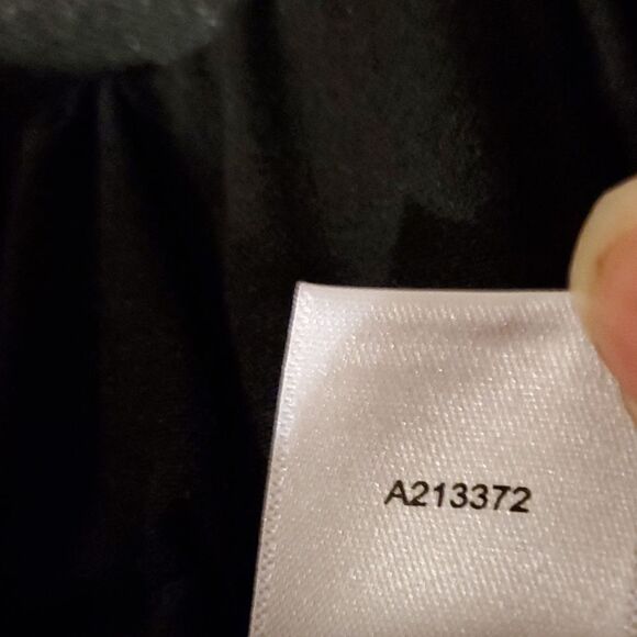 Susan Graver  Chelsea stretch capri pants  withbbuiion tab and slits details M - Picture 8 of 10